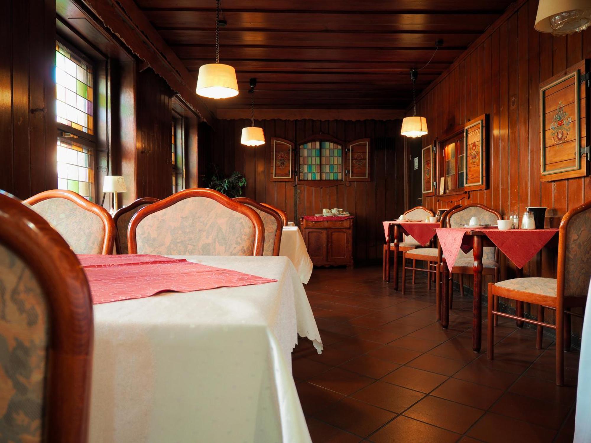 Hotel Zur Sonne Котбус Экстерьер фото